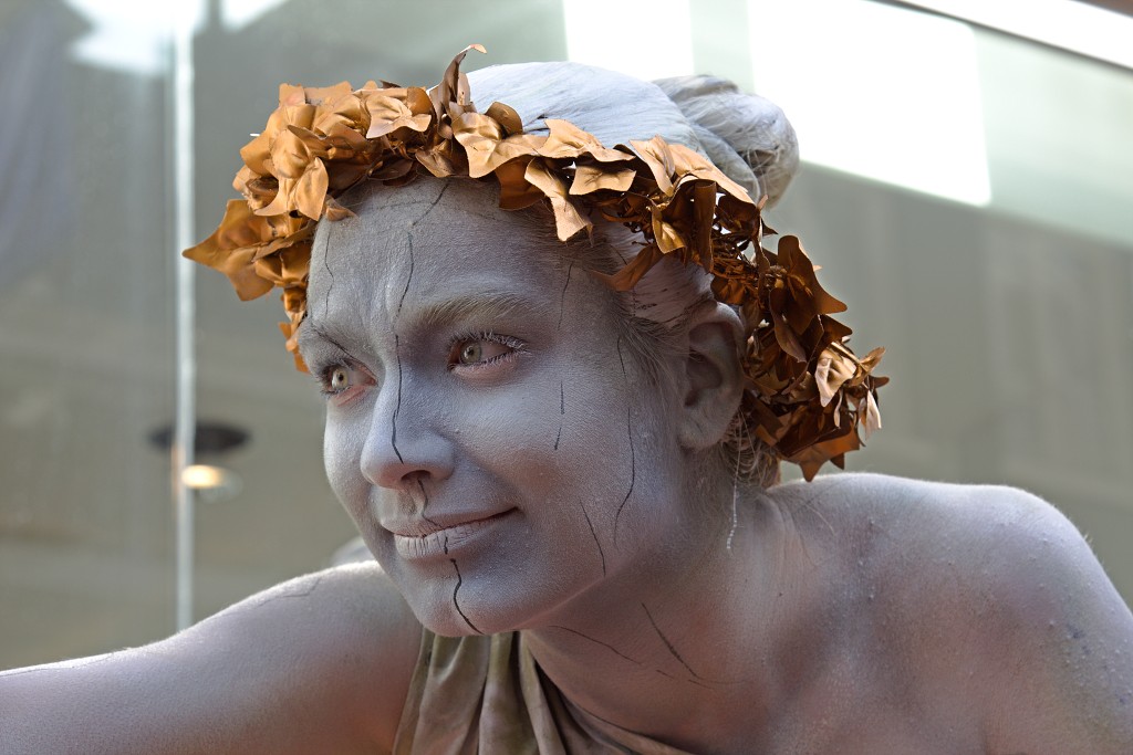 living statue levend standbeeld evenement event festival festiviteit kunst art straatkunst streetart artiest beeld beeldhouwwerk sculpture sculptuur